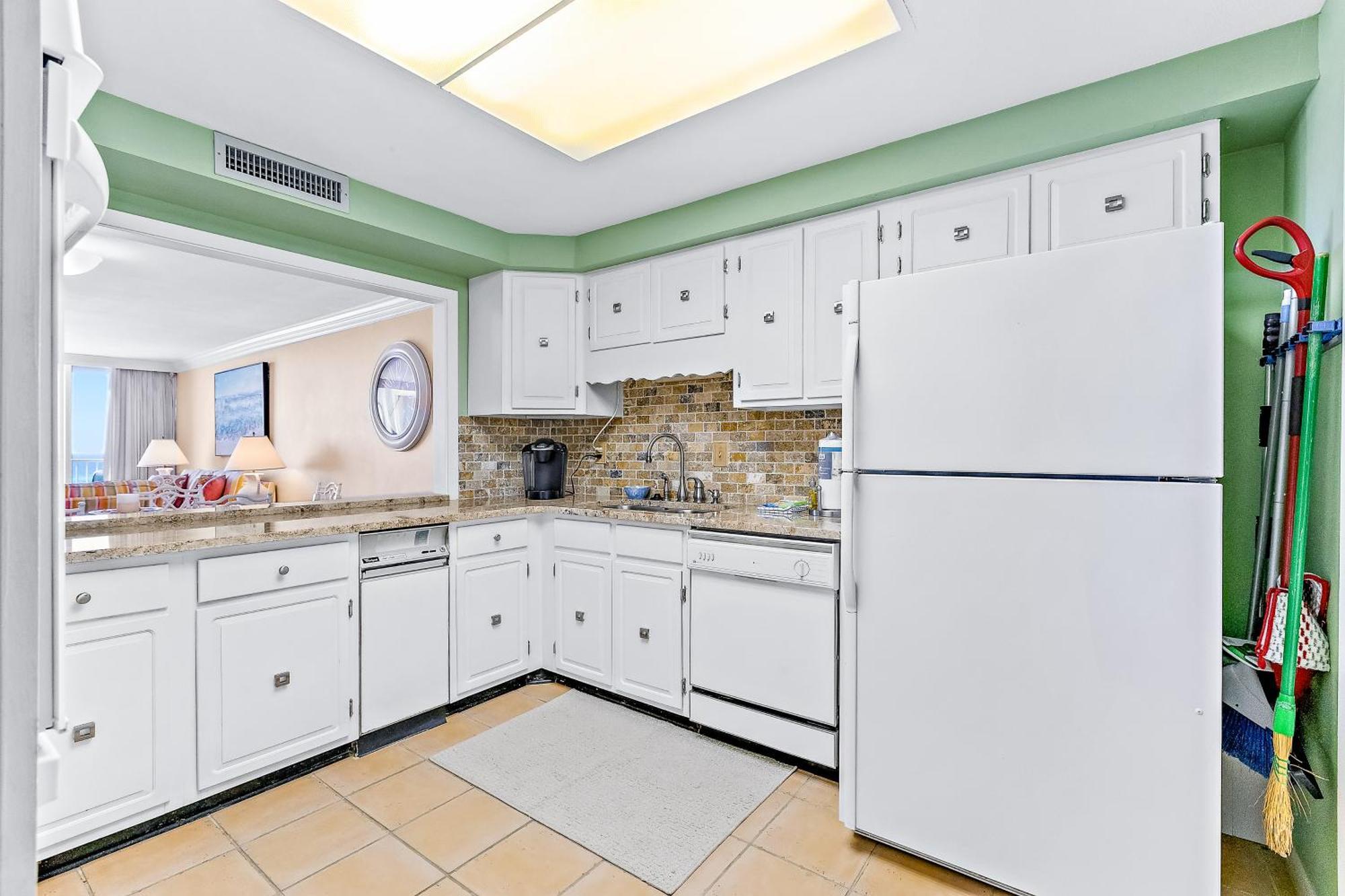 Shoreline Towers Destin Room photo