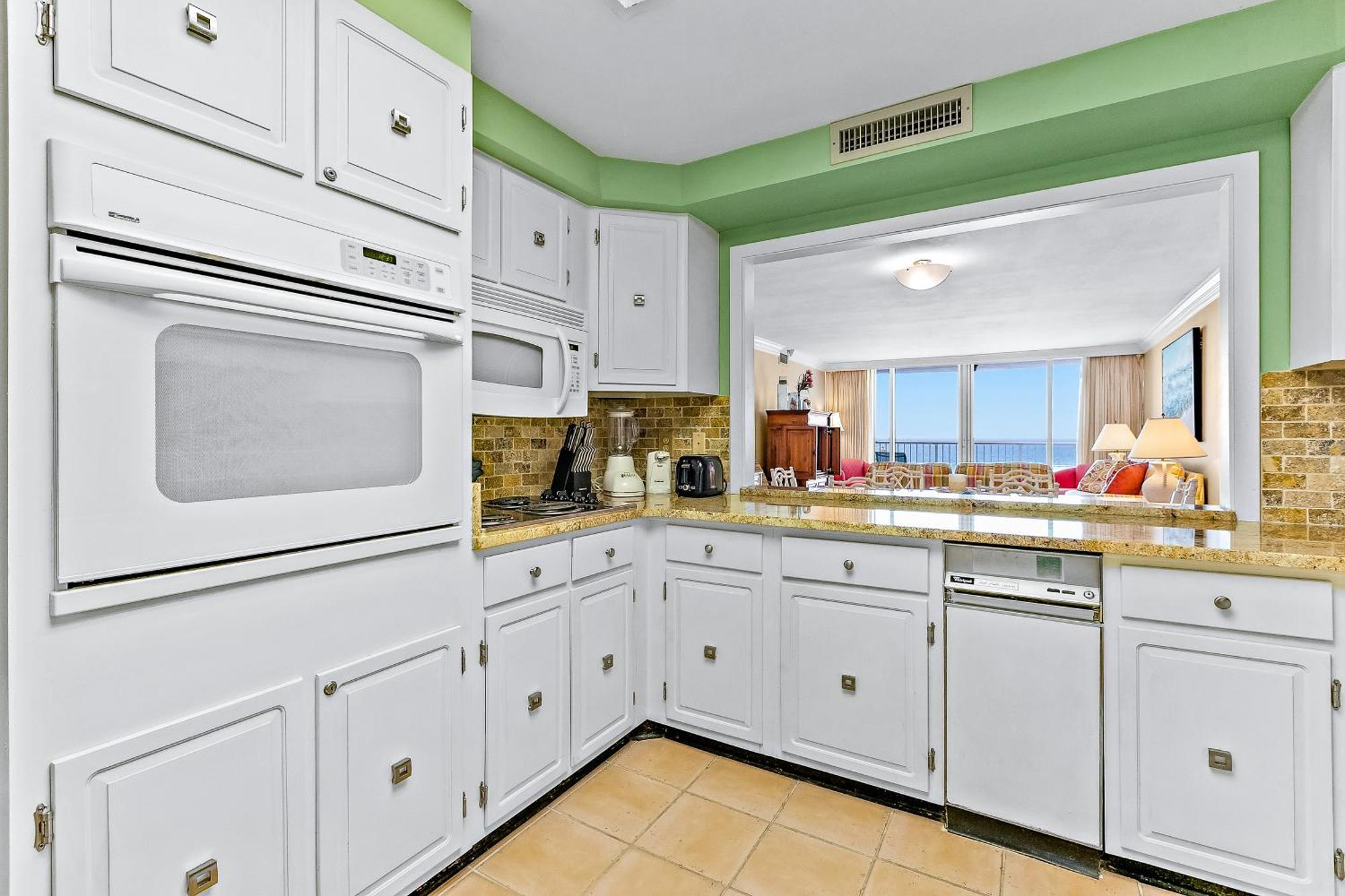 Shoreline Towers Destin Room photo
