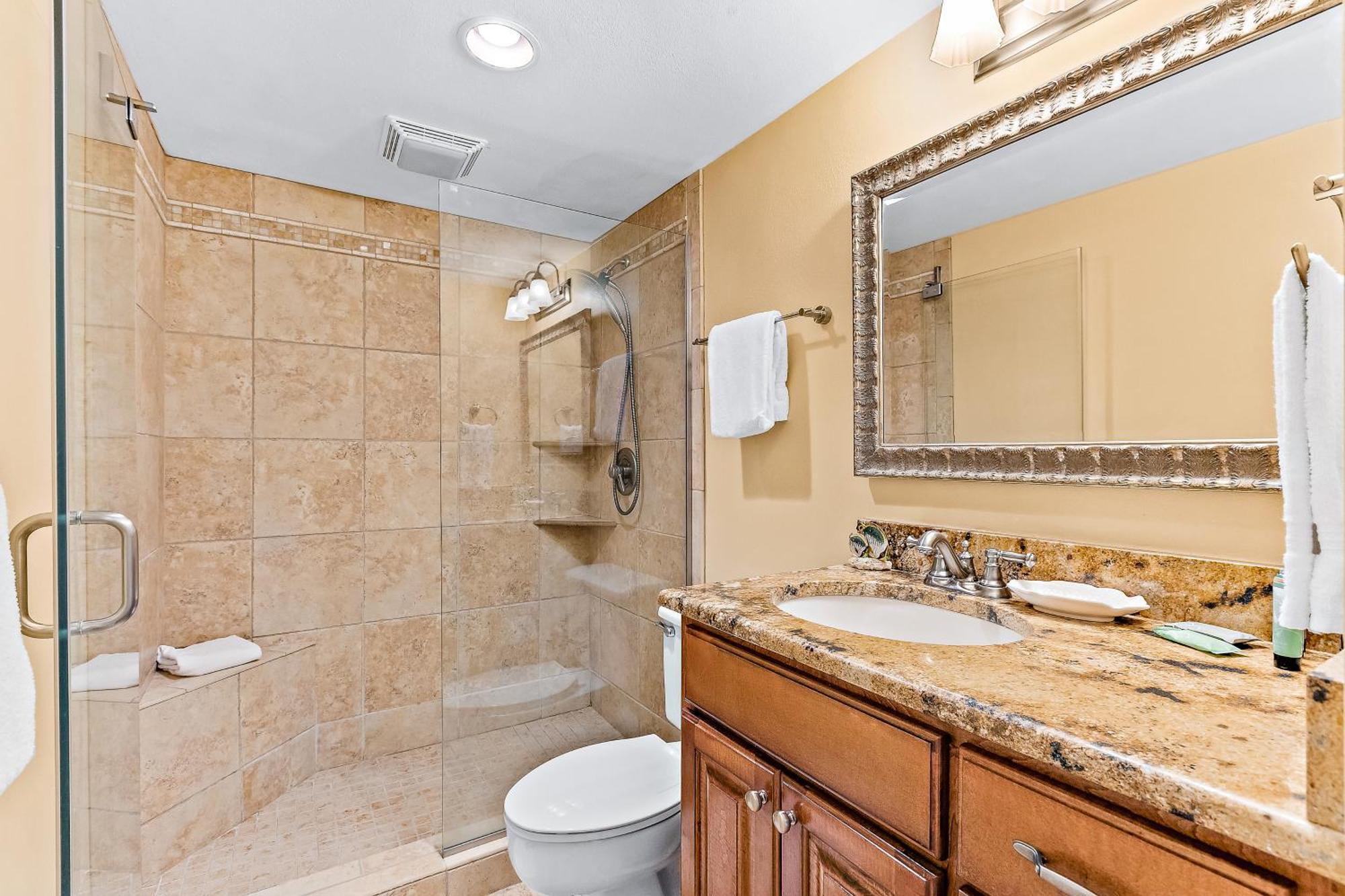 Shoreline Towers Destin Room photo